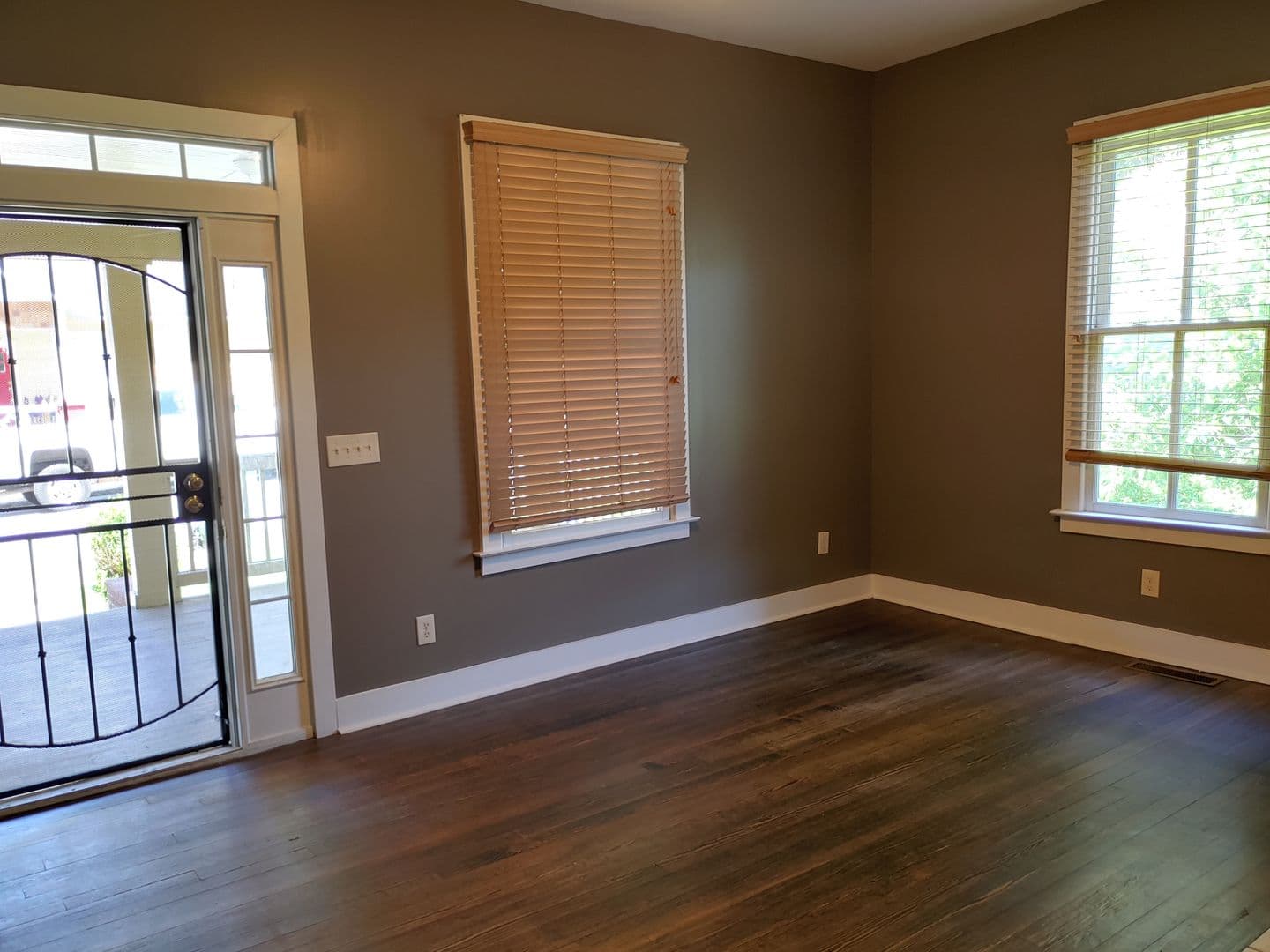Atlanta House: 728 Queen St