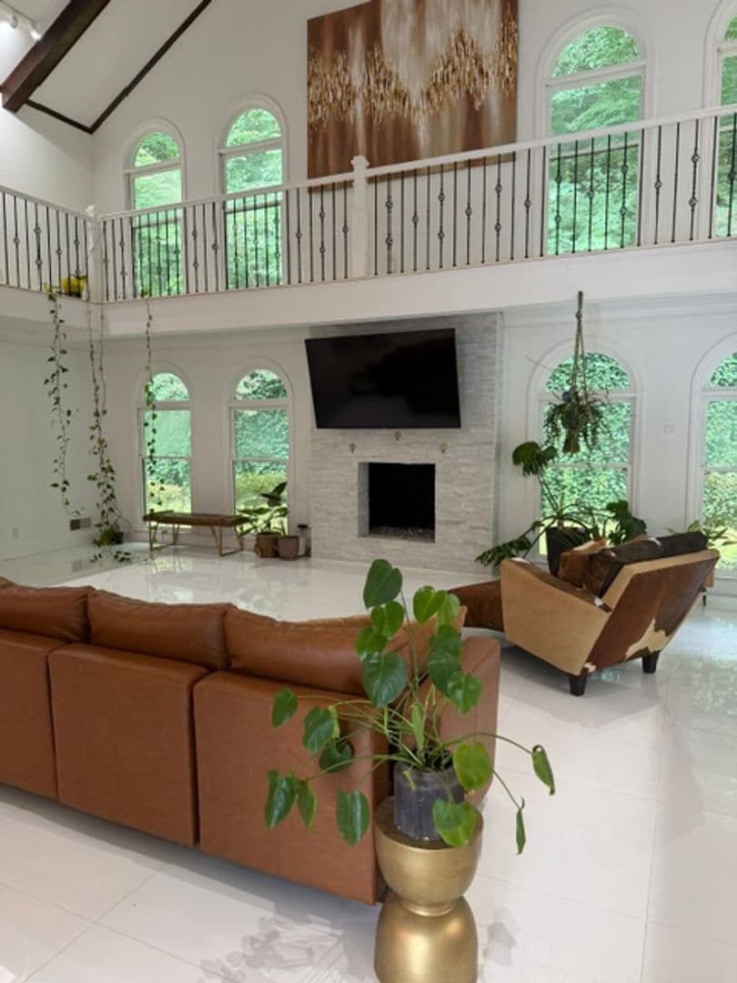 Atlanta House: 425 Ferry Lndg