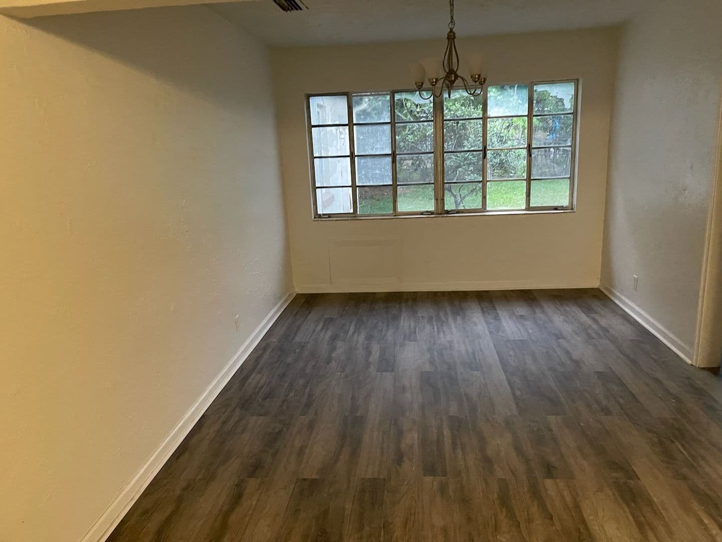 Fort Pierce House: 1117 Colonial Rd