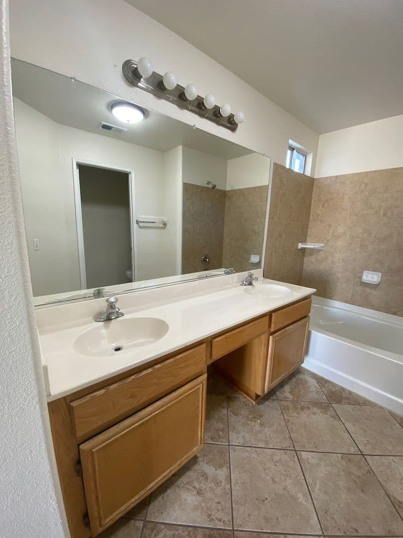 Menifee House: 30567 Pine Creek Drive