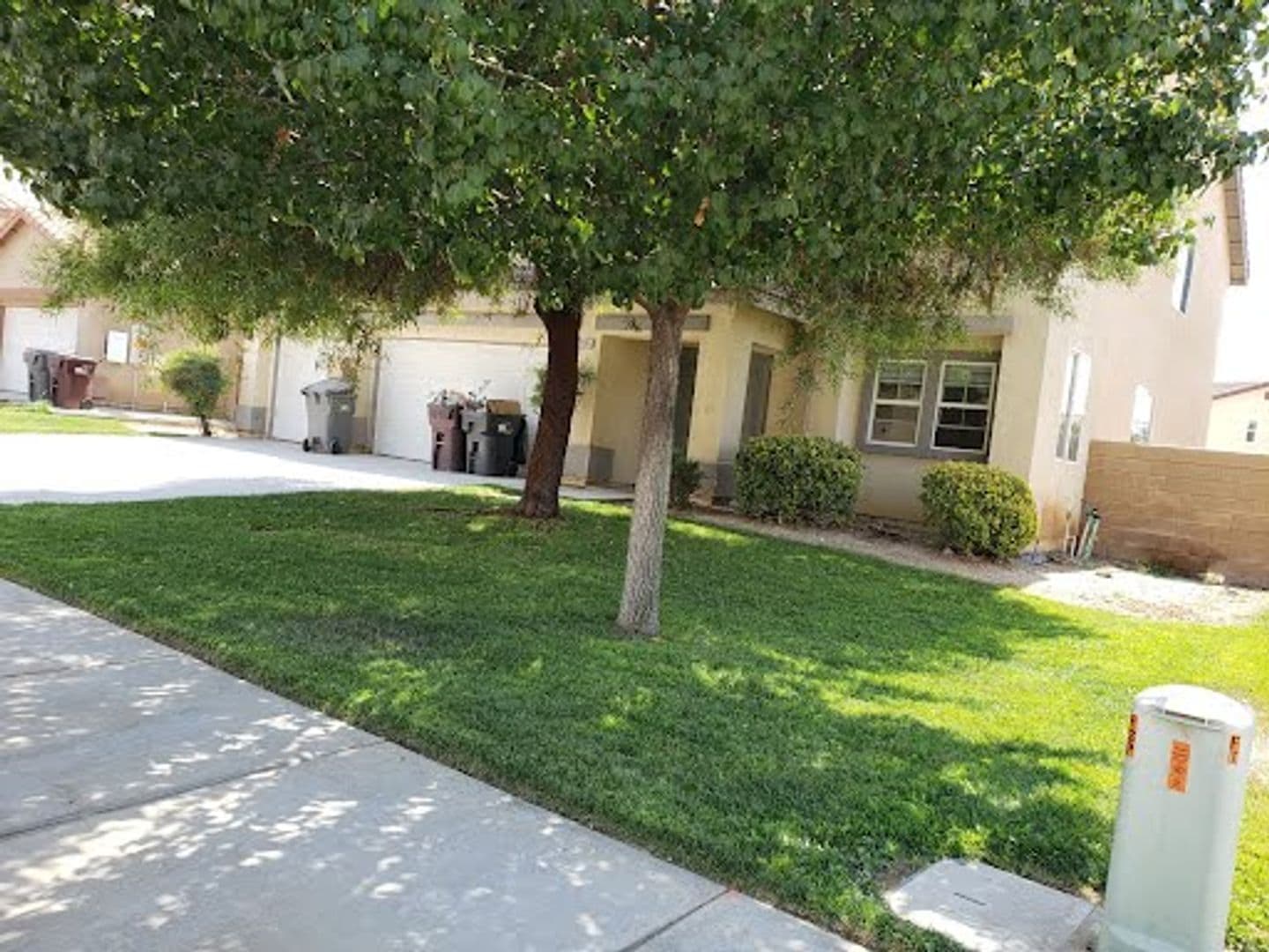 Romoland House: 28395 Red Apple Road