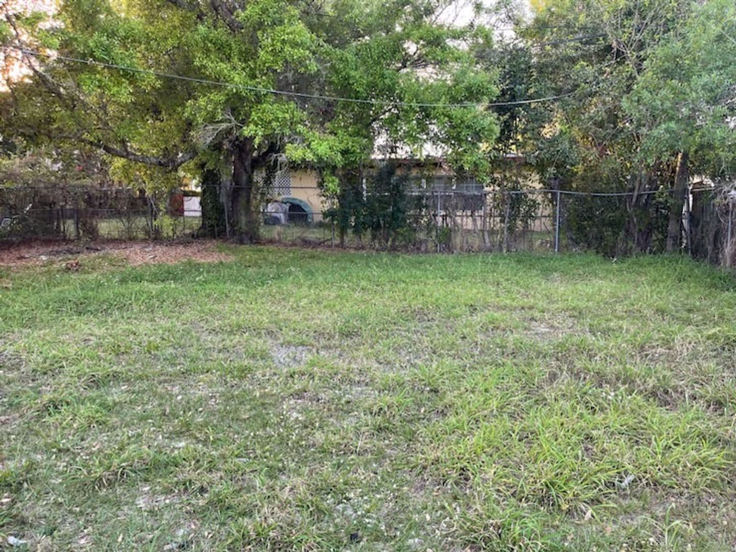 Fort Pierce House: 1117 Colonial Rd