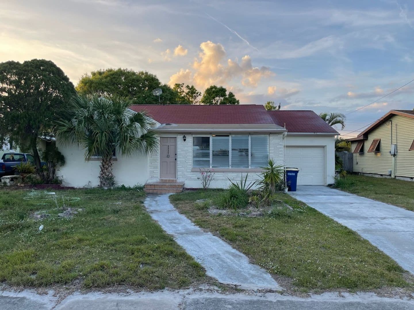 Fort Pierce House: 1117 Colonial Rd