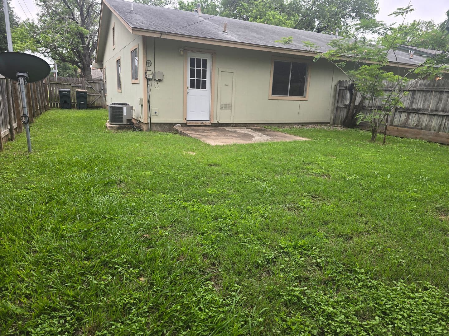 Bastrop Apartment: 420 Vista West Court