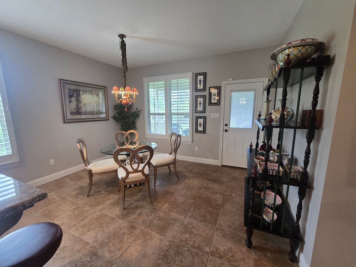 Bastrop House: 140 Manawianui Drive