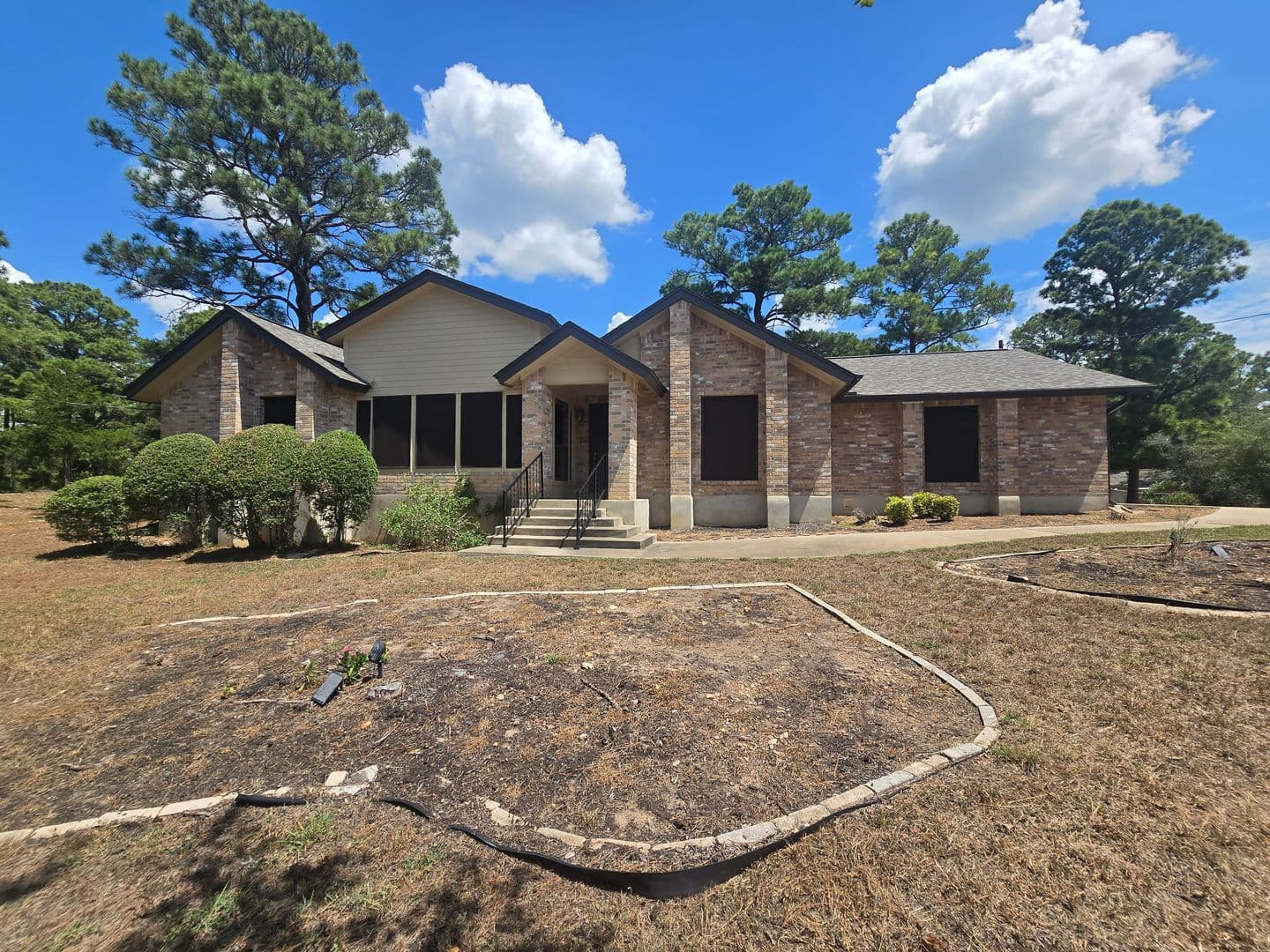 Bastrop House: 142 Kamakoa Lane