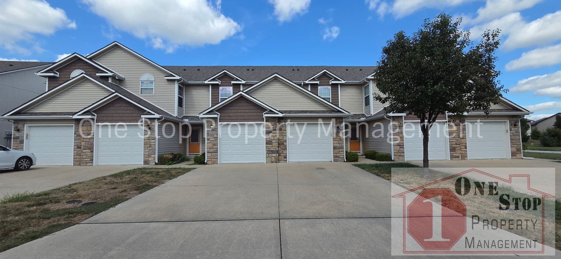 Raymore House: 260 N Point Lane
