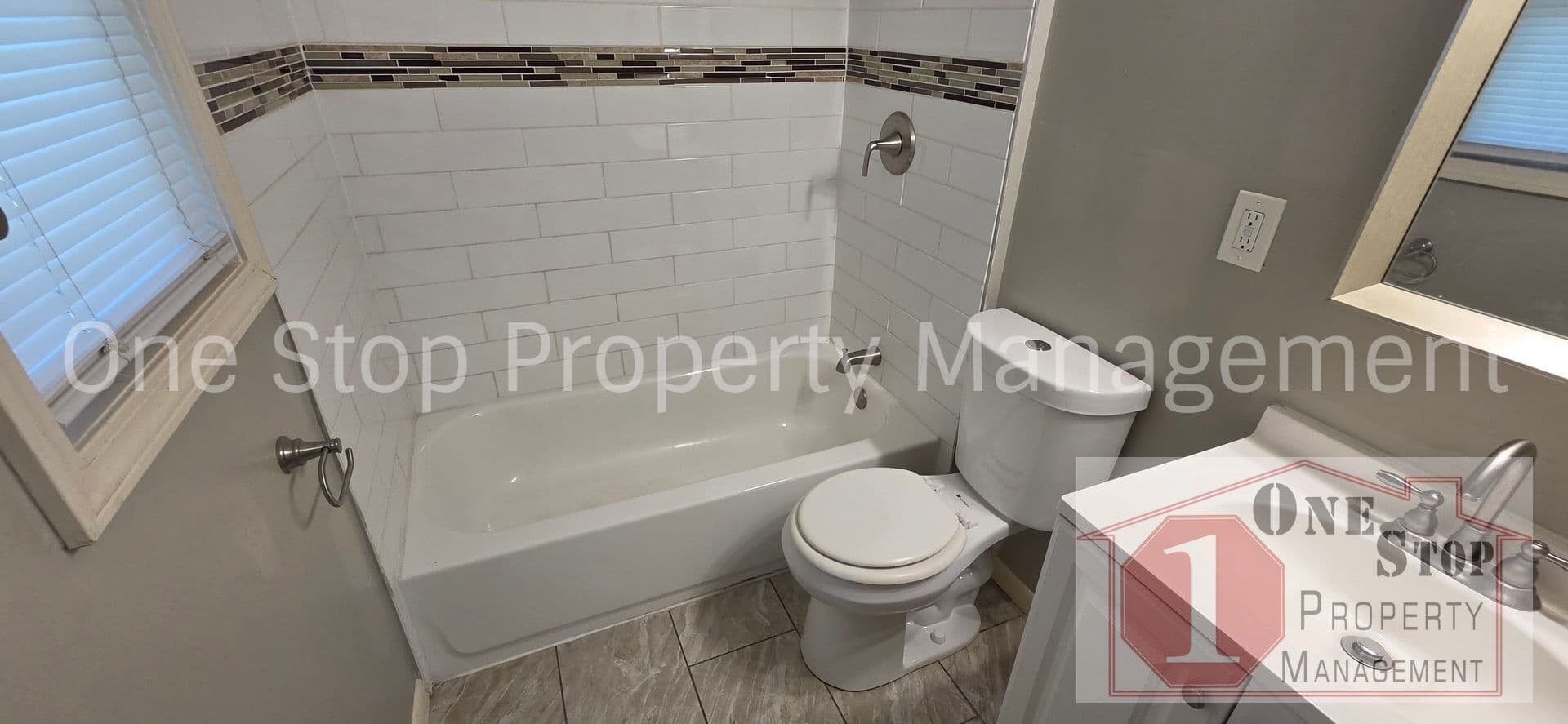 Kansas City House: 8408 E 93rd Ter