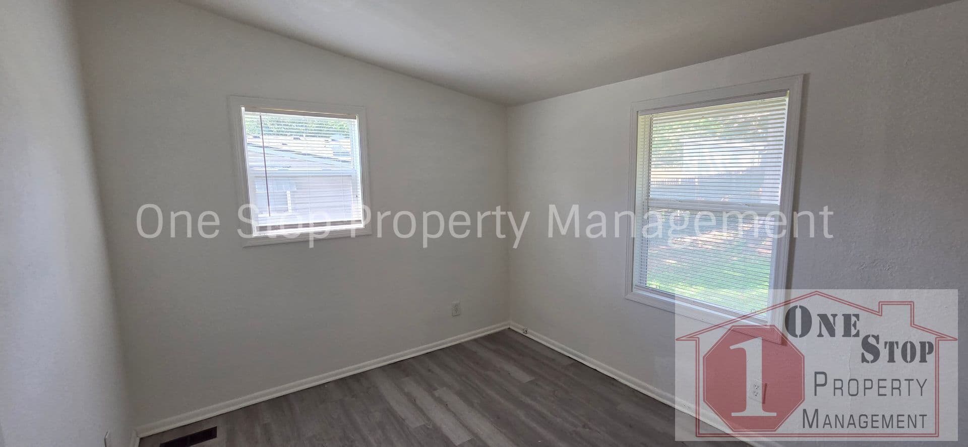 Independence House: 18508 E 5th St N