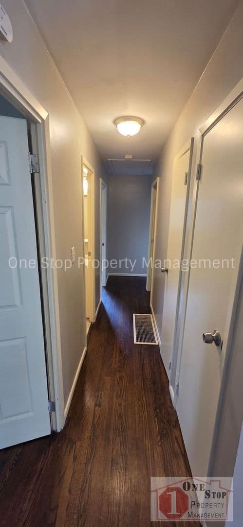 Kansas City House: 8408 E 93rd Ter