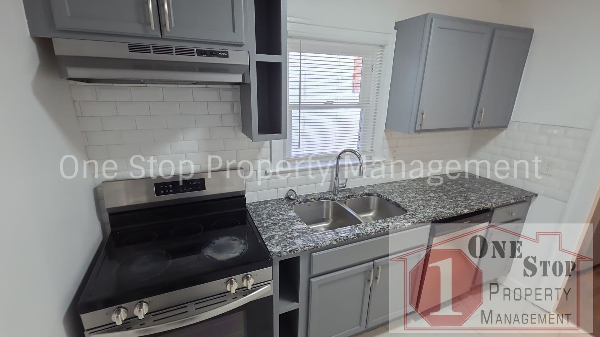 Kansas City House: 1195 E 65th St