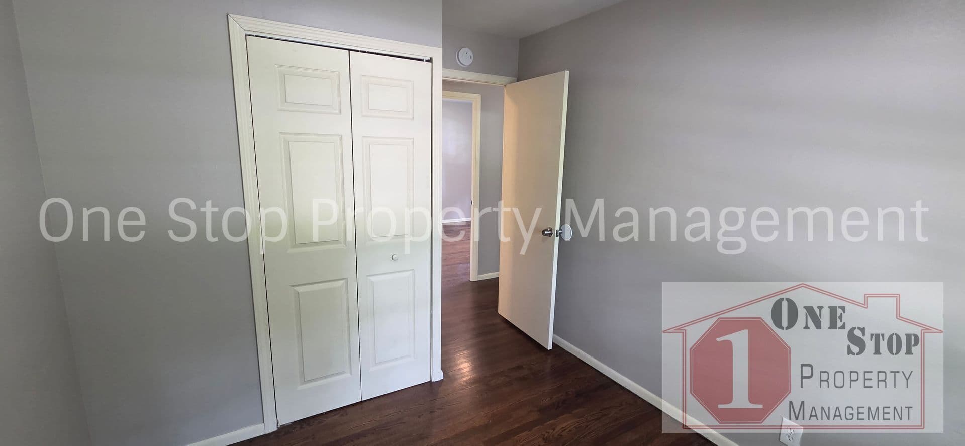 Kansas City House: 8408 E 93rd Ter