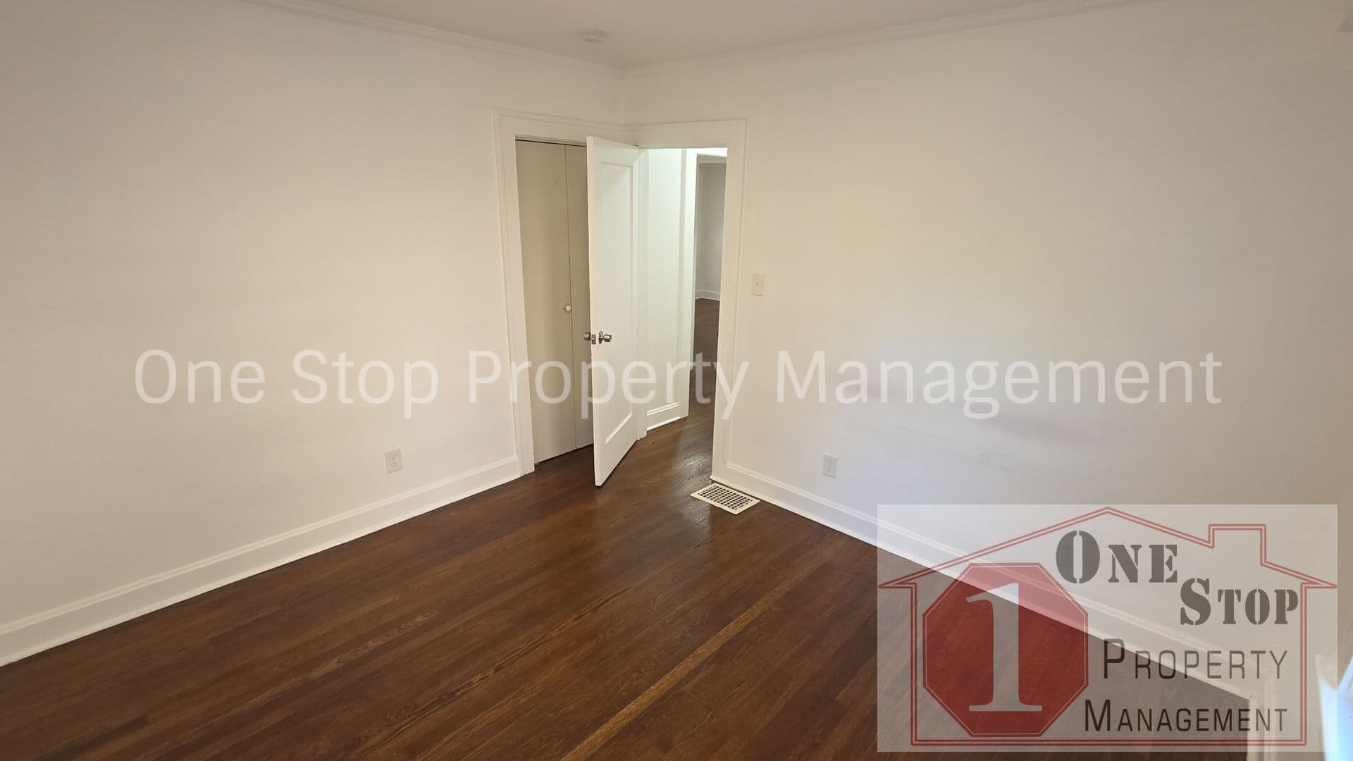 Kansas City House: 1195 E 65th St