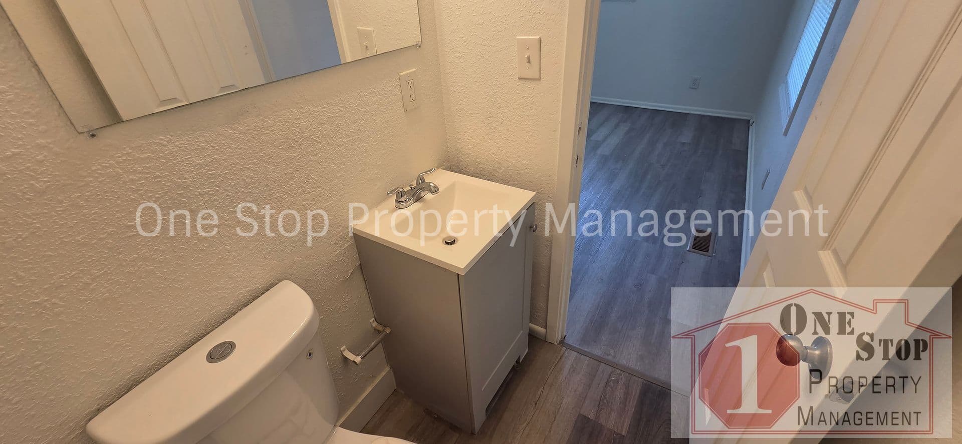 Independence House: 18508 E 5th St N