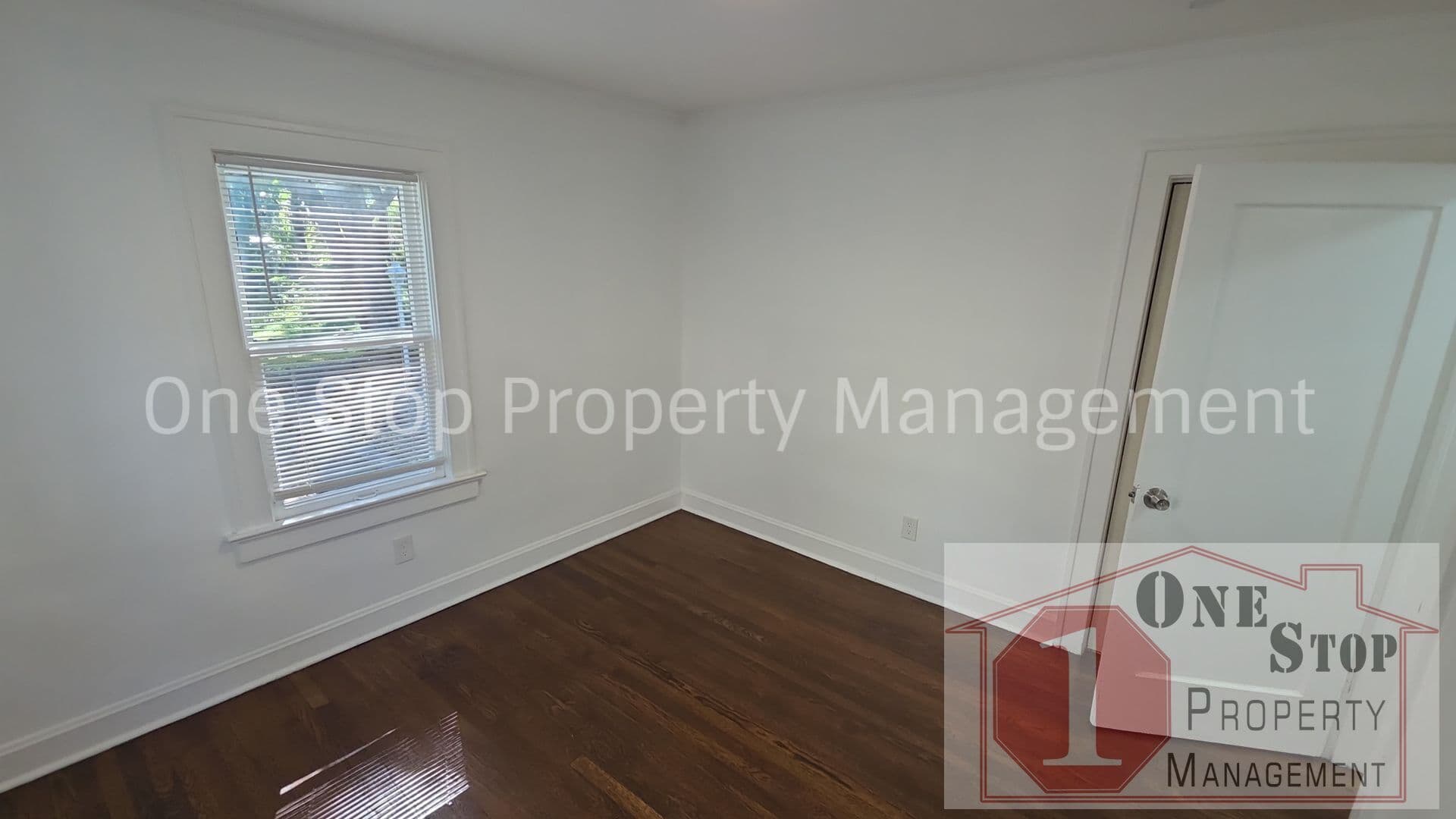 Kansas City House: 1195 E 65th St