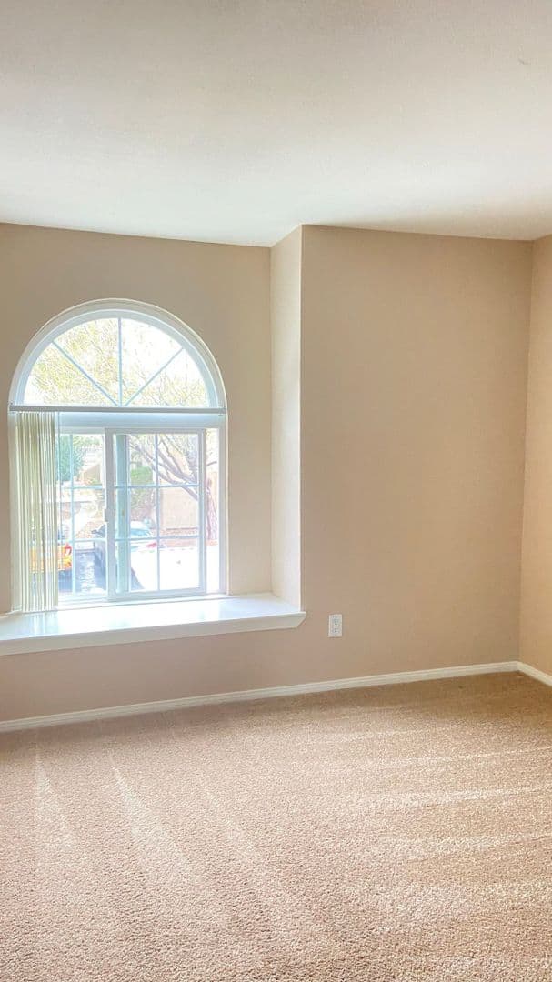 Las Vegas House: 3145 E Flamingo Rd #2044