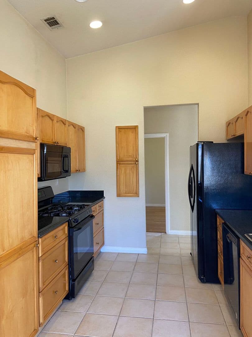 Las Vegas House: 3320 Moon River St