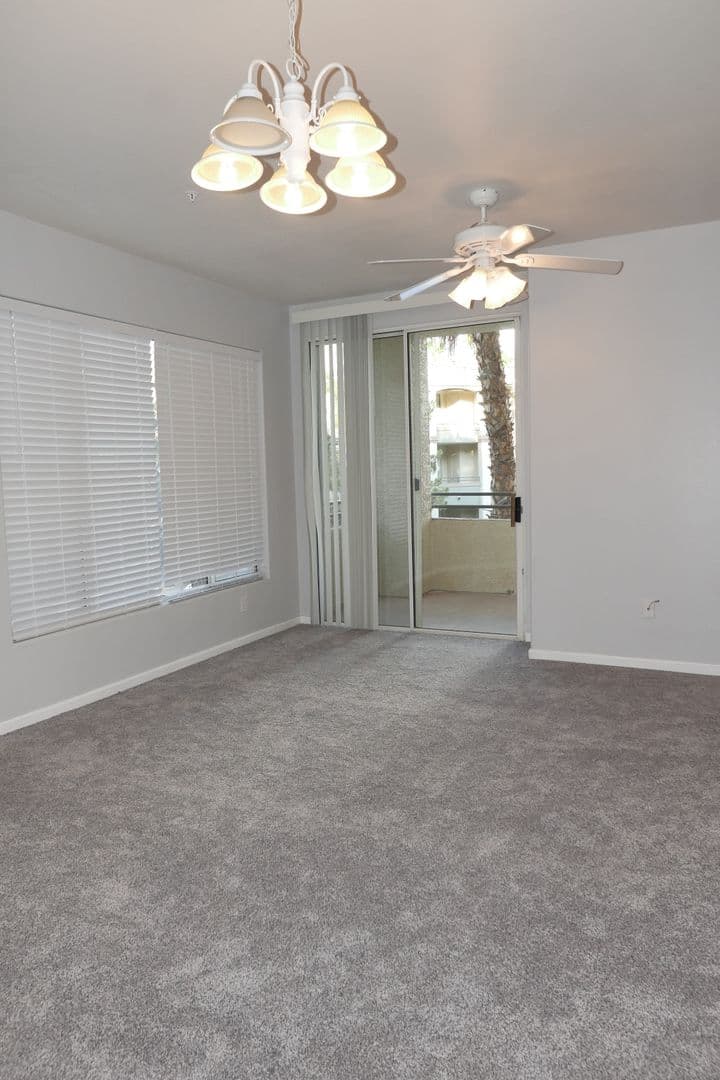 Las Vegas House: 7163 Durango #204