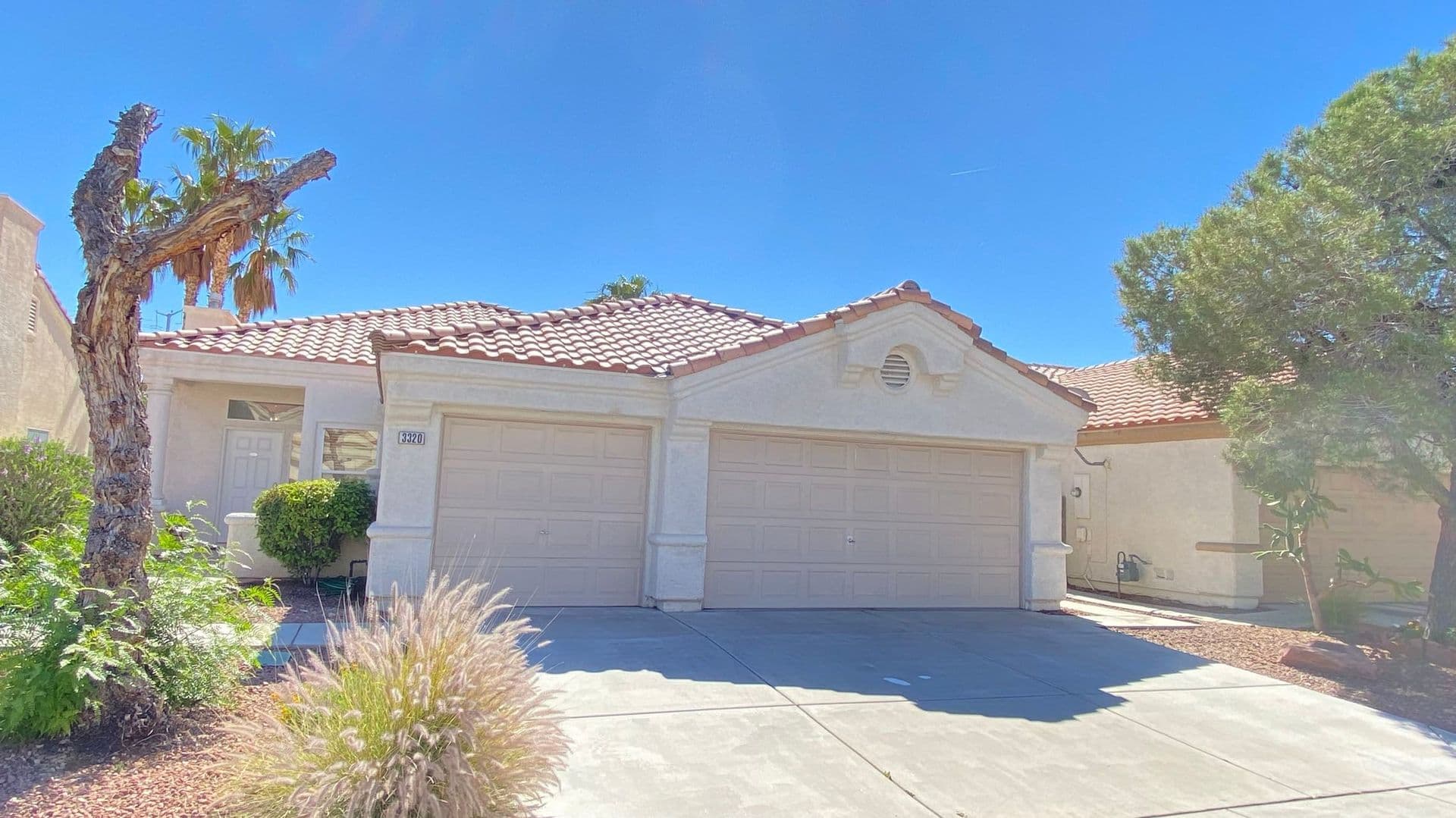 Las Vegas House: 3320 Moon River St