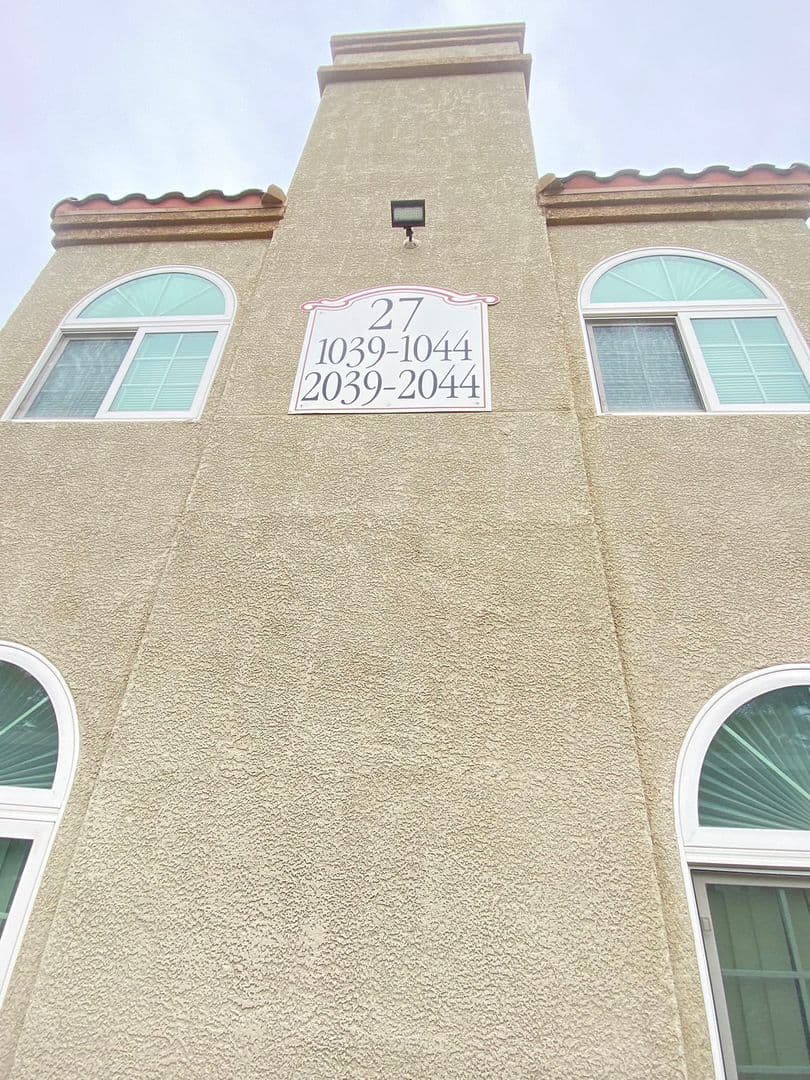 Las Vegas House: 3145 E Flamingo Rd #2044