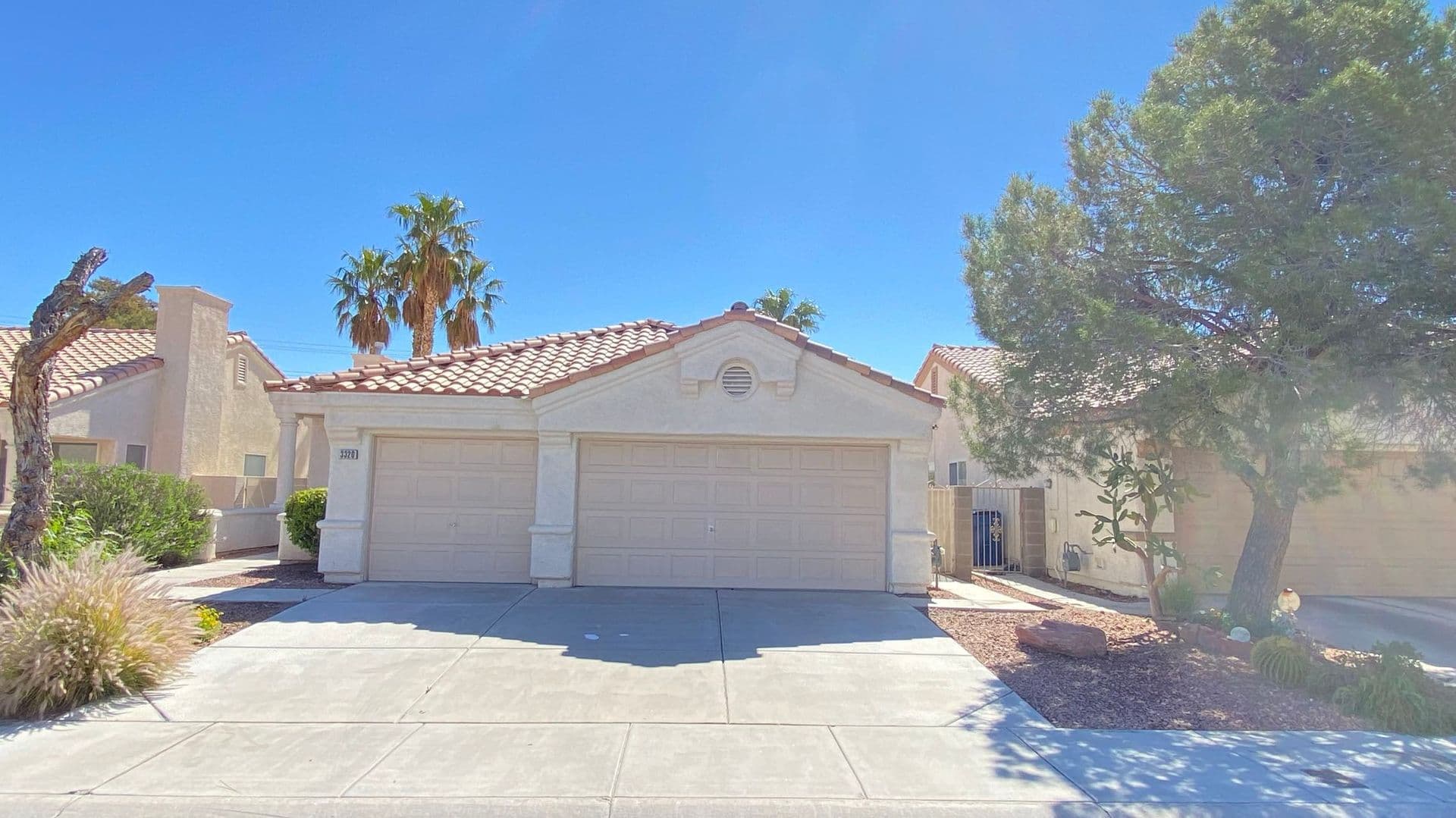 Las Vegas House: 3320 Moon River St