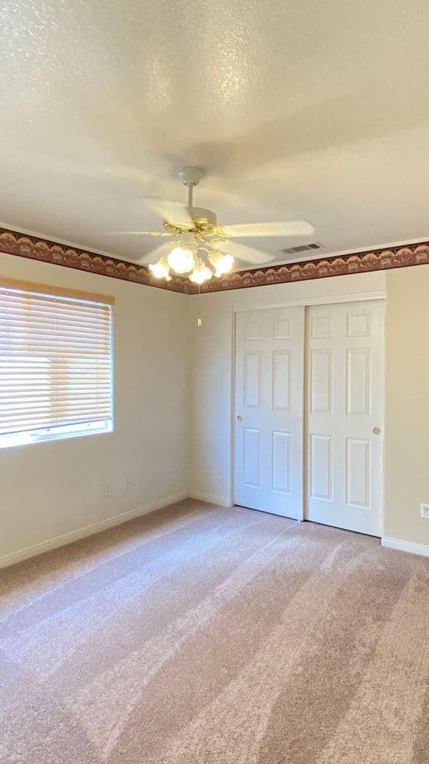 Las Vegas House: 3320 Moon River St