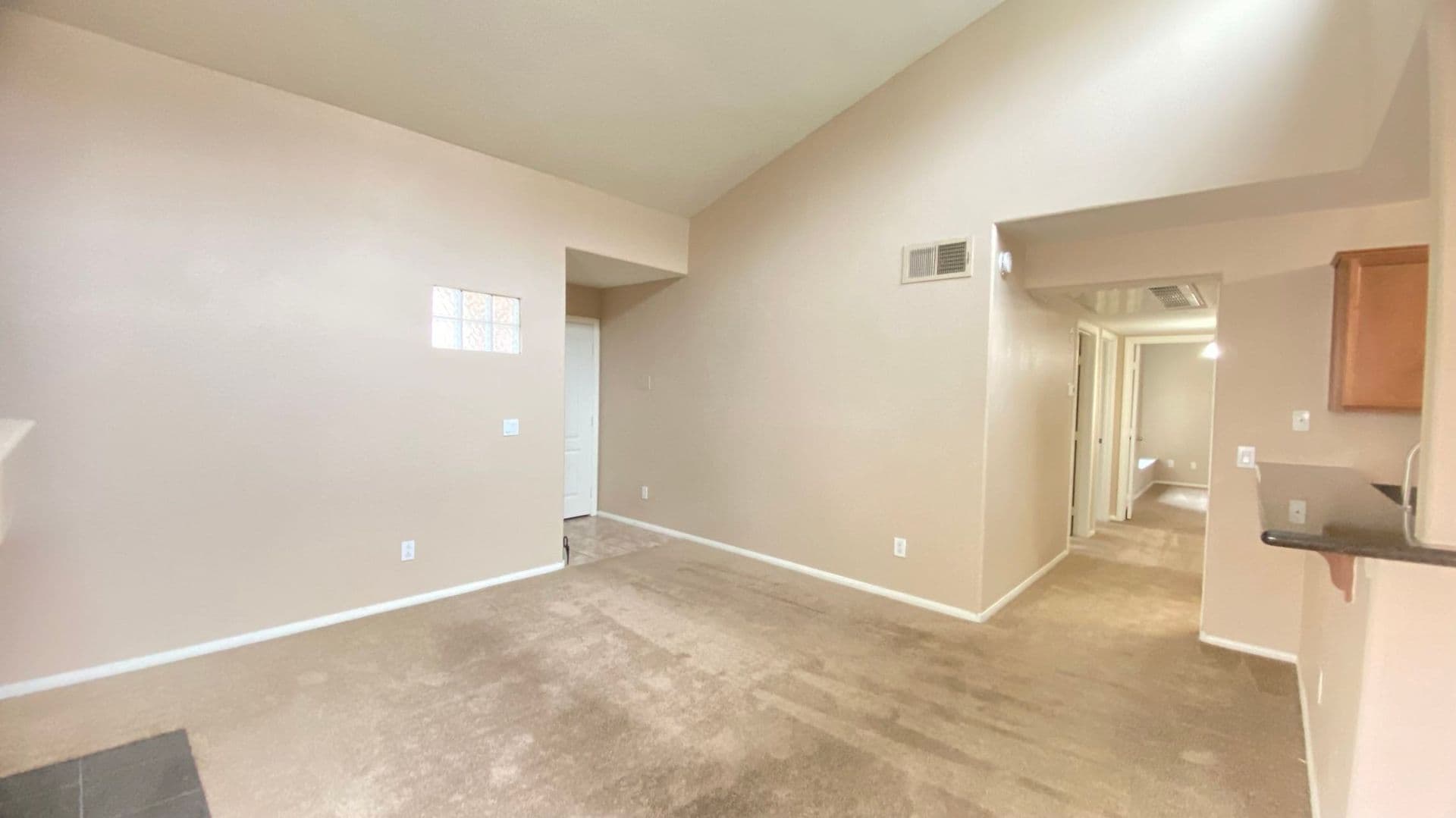 Las Vegas House: 3145 E Flamingo Rd #2044