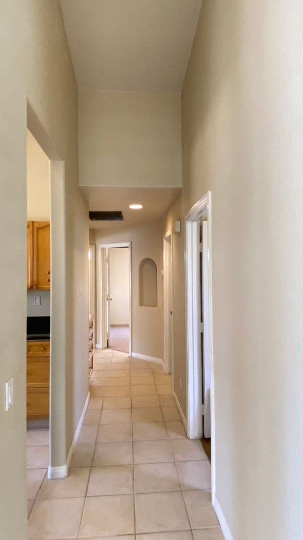 Las Vegas House: 3320 Moon River St