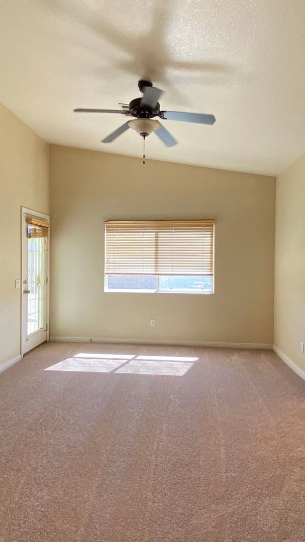Las Vegas House: 3320 Moon River St