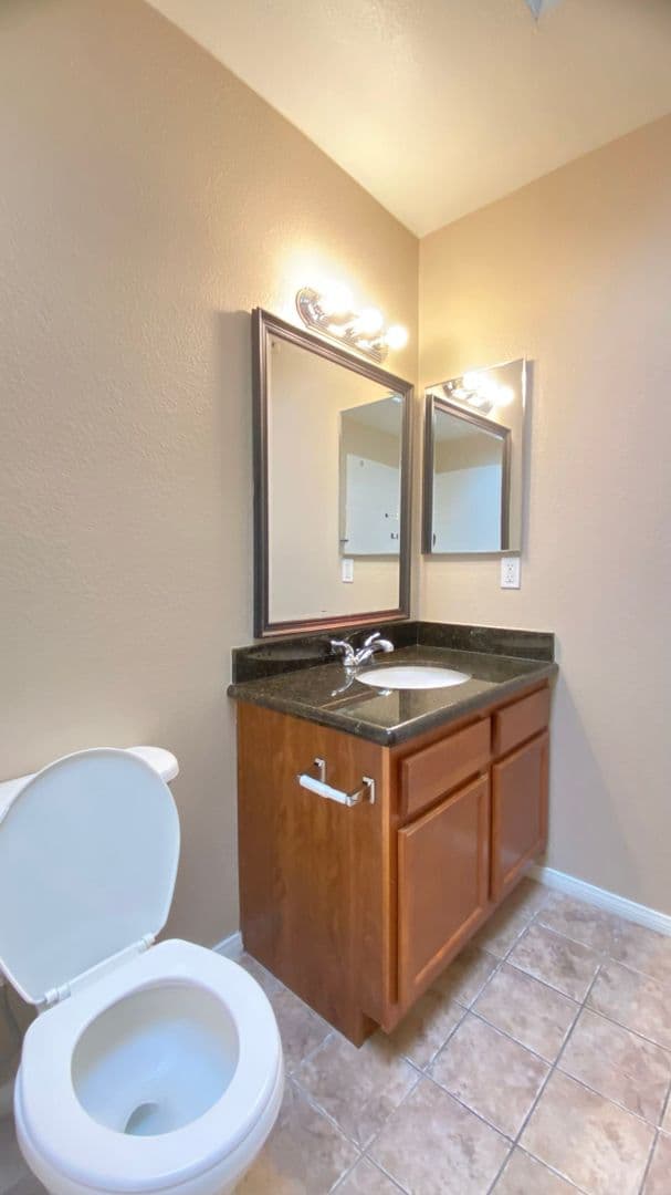 Las Vegas House: 3145 E Flamingo Rd #2044