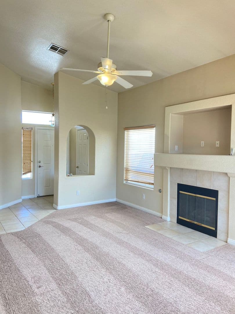 Las Vegas House: 3320 Moon River St