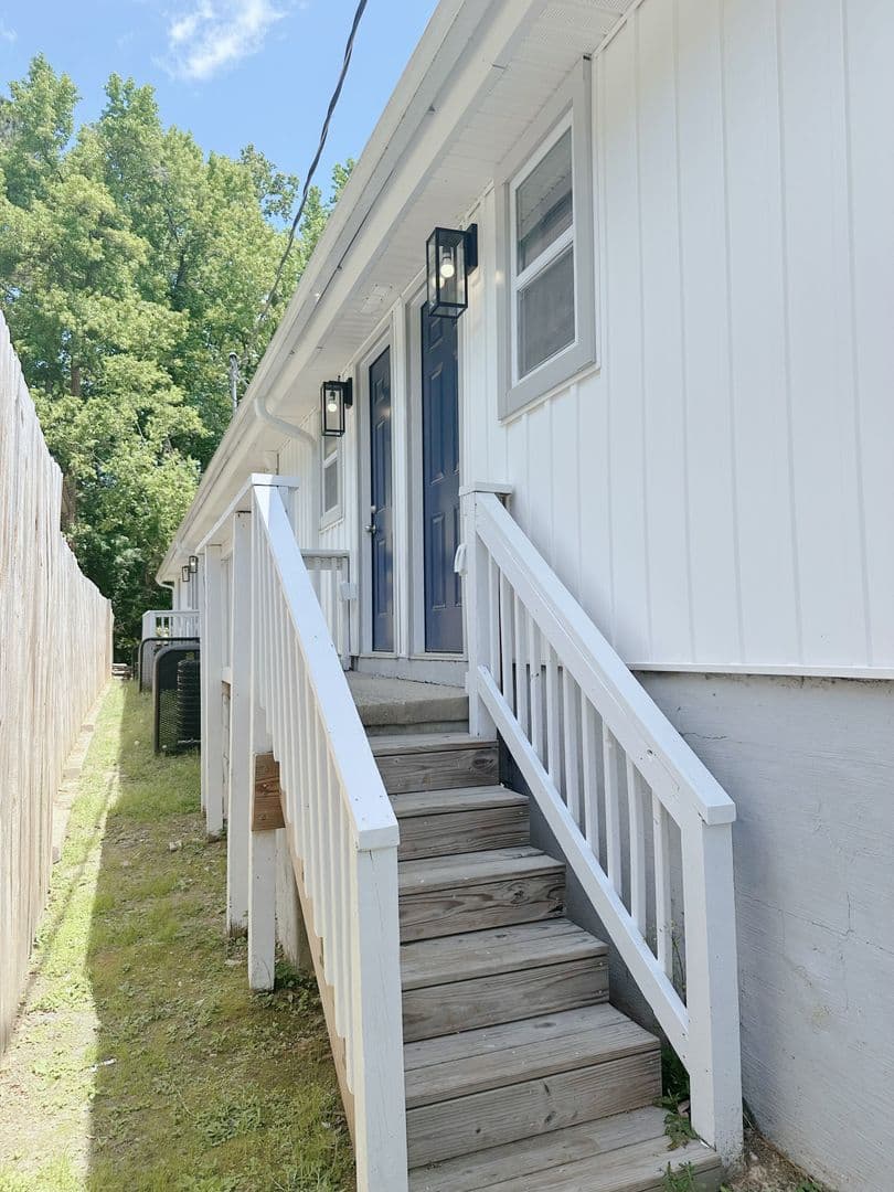 Durham Apartment: 403 Price Ave