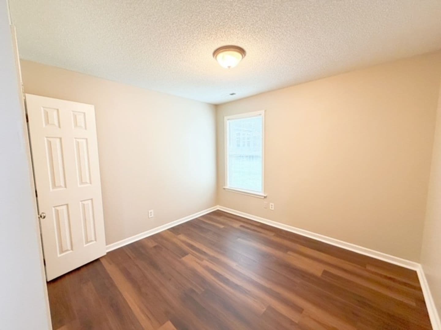 Raleigh House: 816 Elkhart Dr