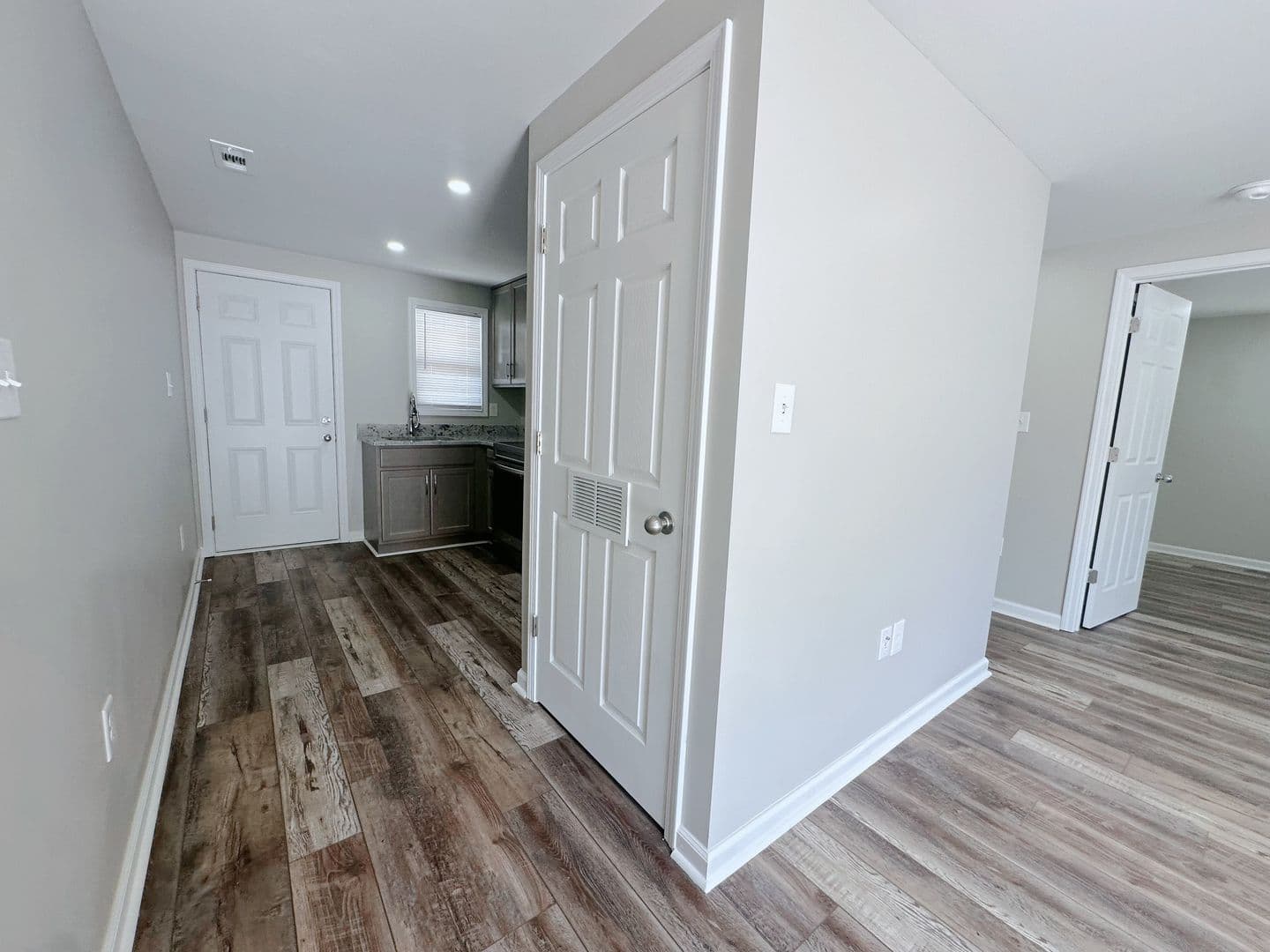 Durham Apartment: 403 Price Ave