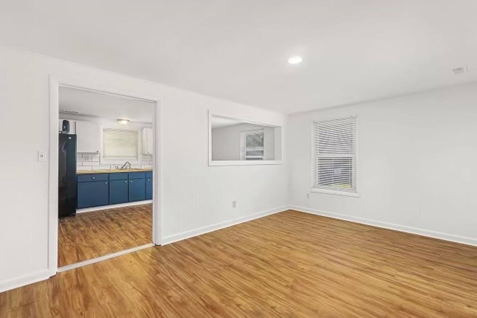 Durham House: 2528 Glenbrook Dr.
