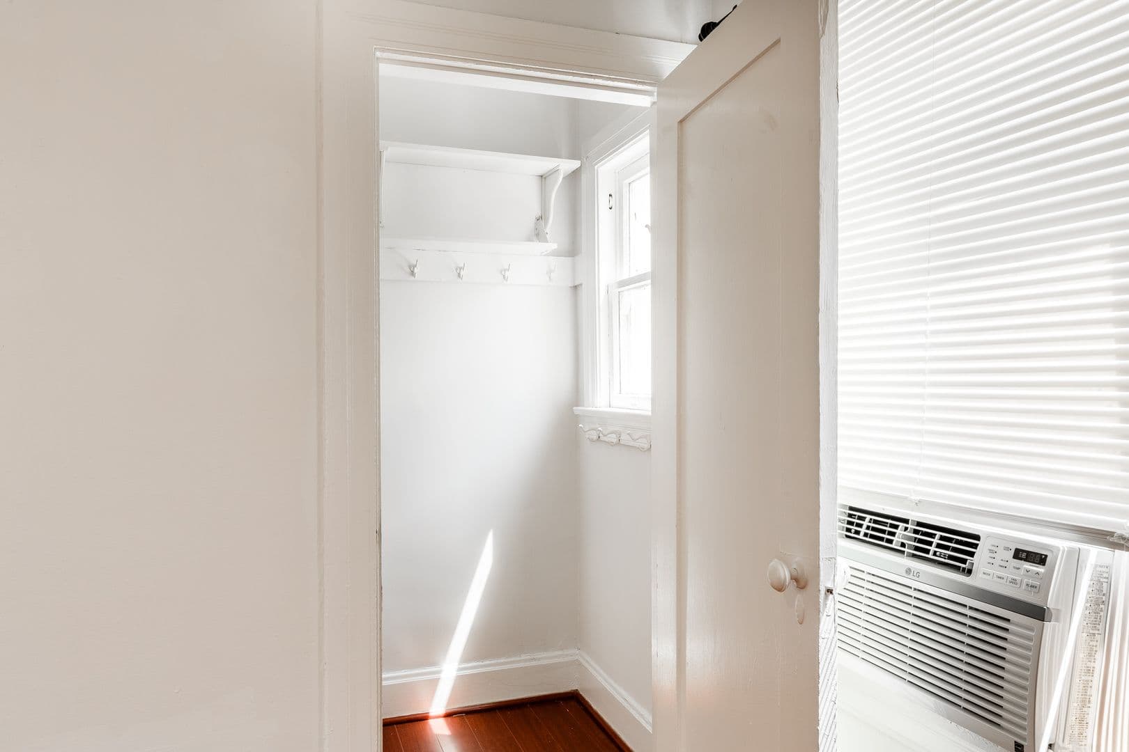 Los Angeles Apartment: 1154 W. 27th Street