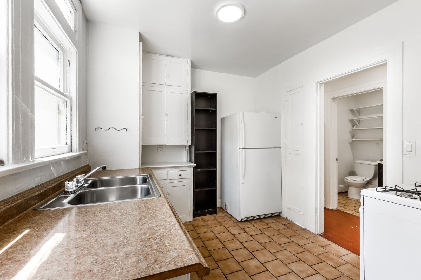 Los Angeles Apartment: 1154 W. 27th Street