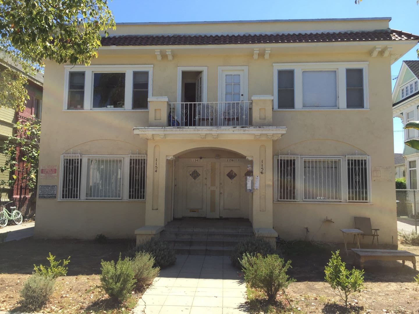 Los Angeles Apartment: 1154 W. 27th Street