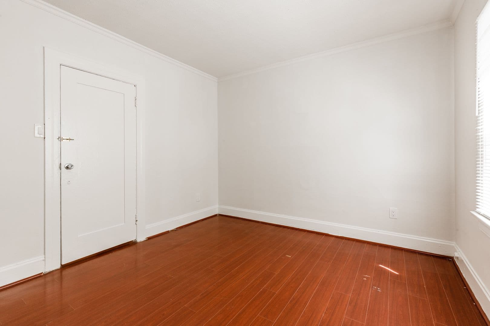Los Angeles Apartment: 1154 W. 27th Street