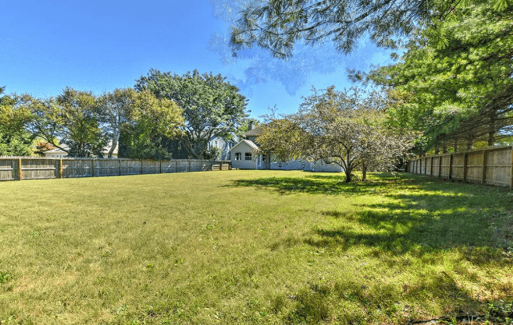 Forsyth House: 745 Christopher Drive