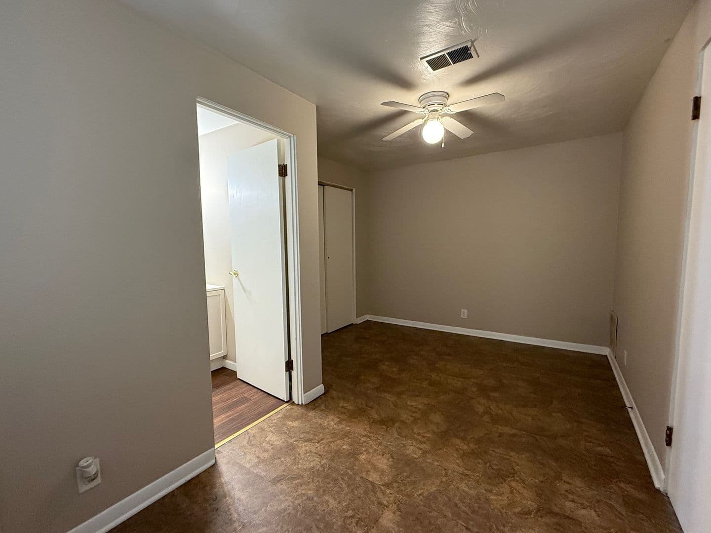 Decatur Apartment: 1335 West Wood Street