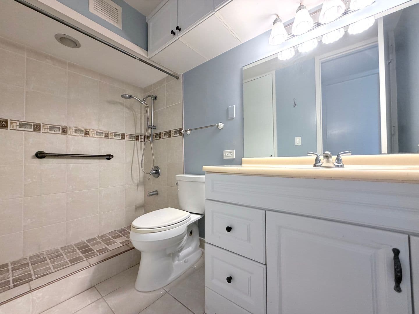 Honolulu Condo: 410 Magellan Ave. #309