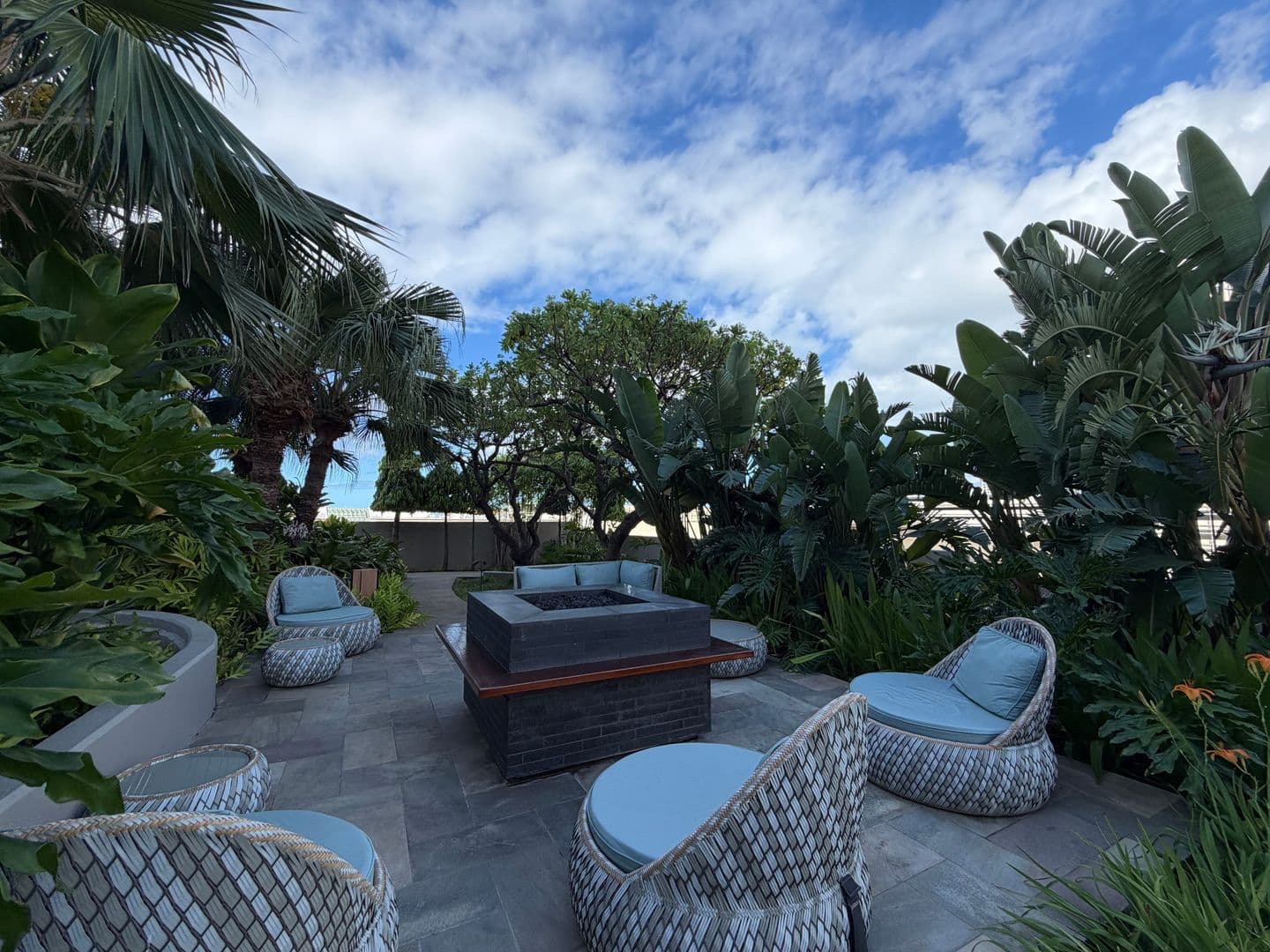 Honolulu Condo: 1555 Kapiolani Blvd. #1901