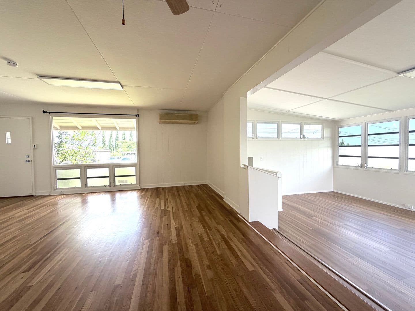 Pearl City House: 1610 Noelani St.