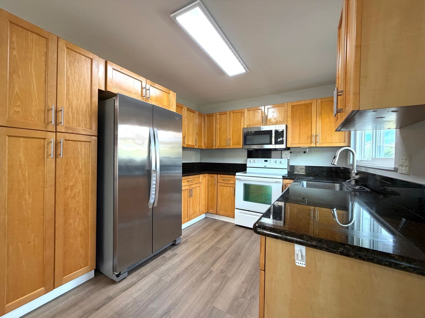 Waipahu House: 94-437 Kuahui St