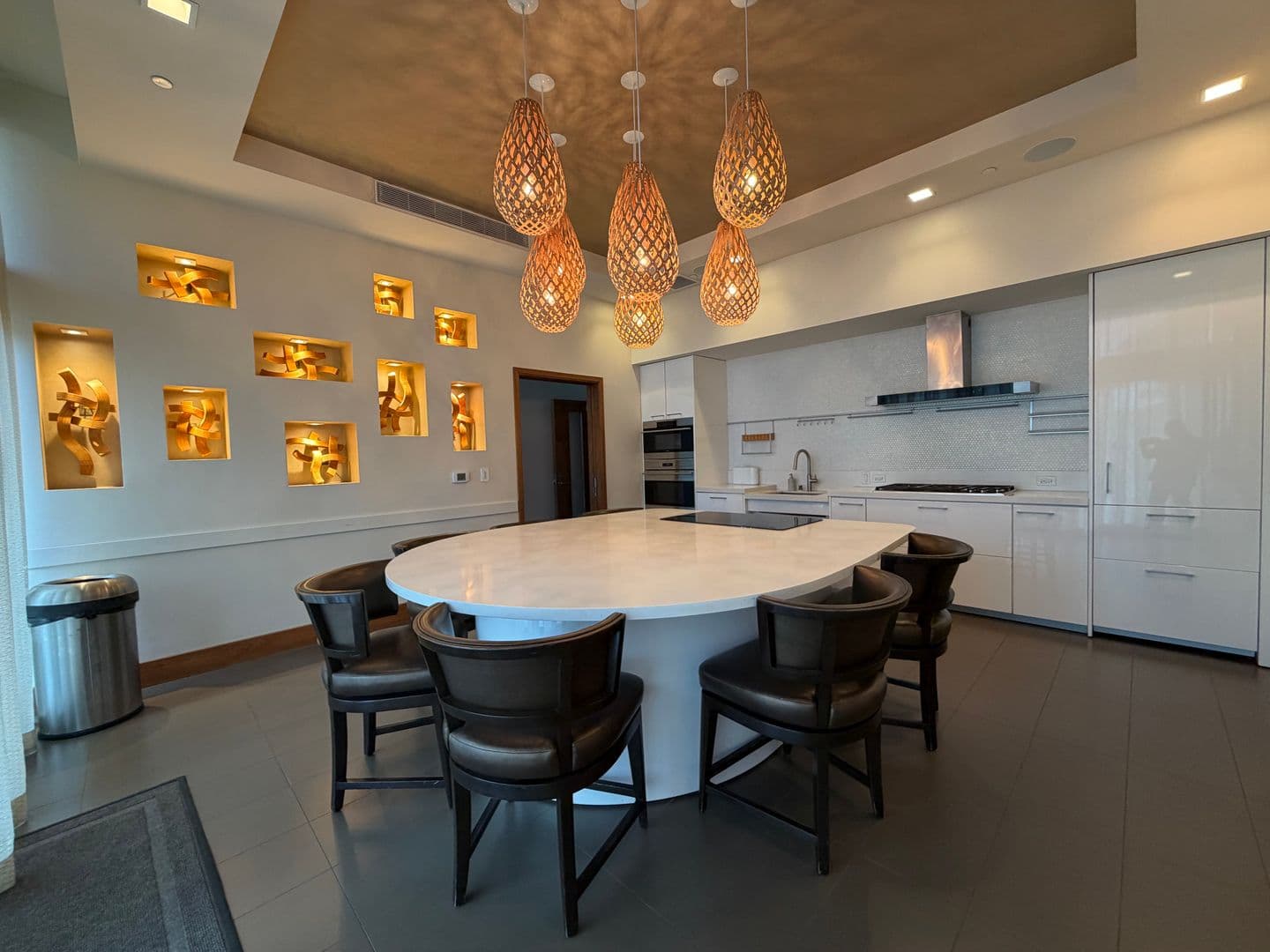 Honolulu Condo: 1555 Kapiolani Blvd. #1901