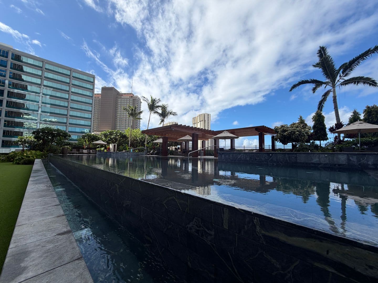 Honolulu Condo: 1555 Kapiolani Blvd. #1901