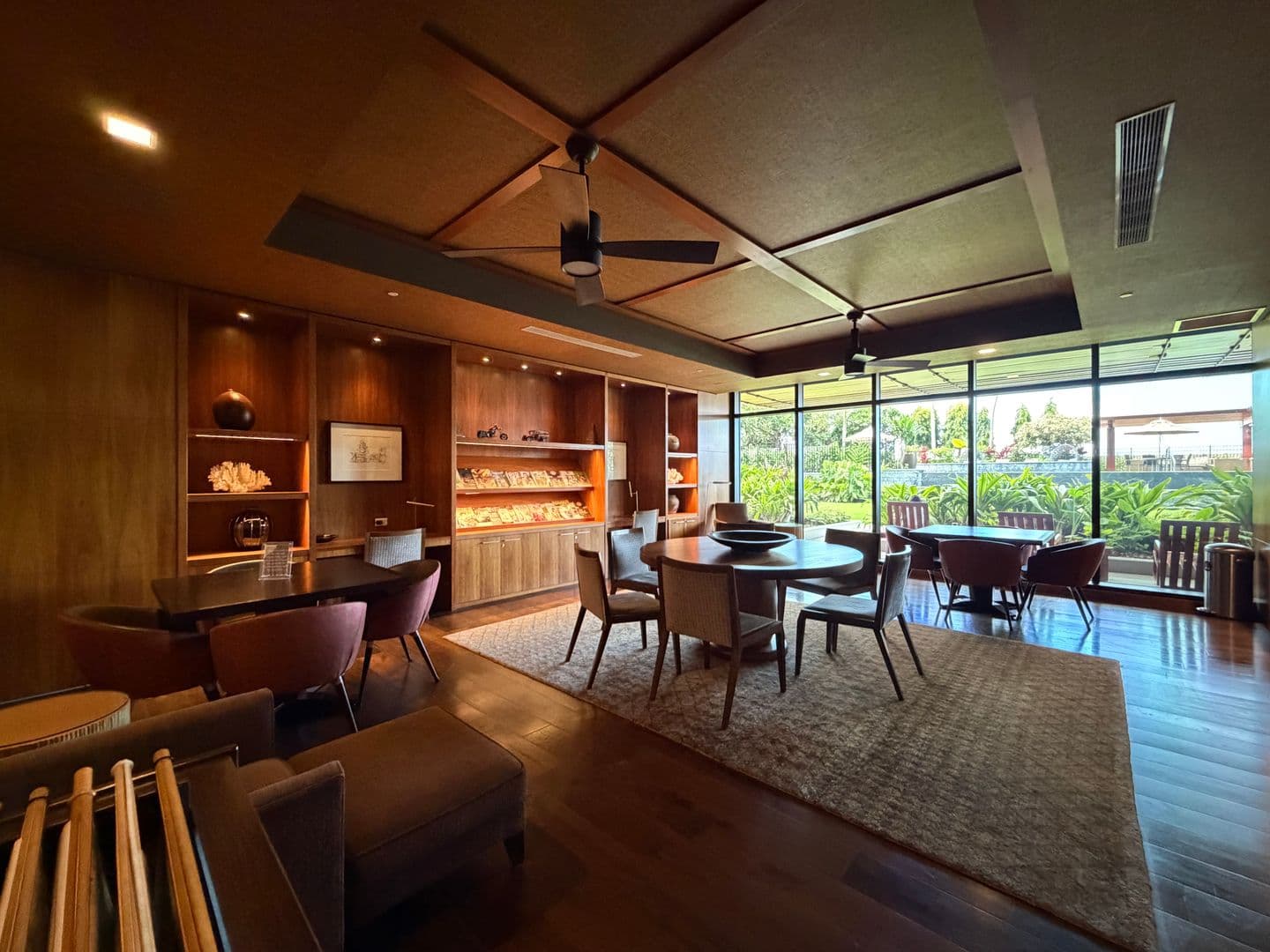 Honolulu Condo: 1555 Kapiolani Blvd. #1901