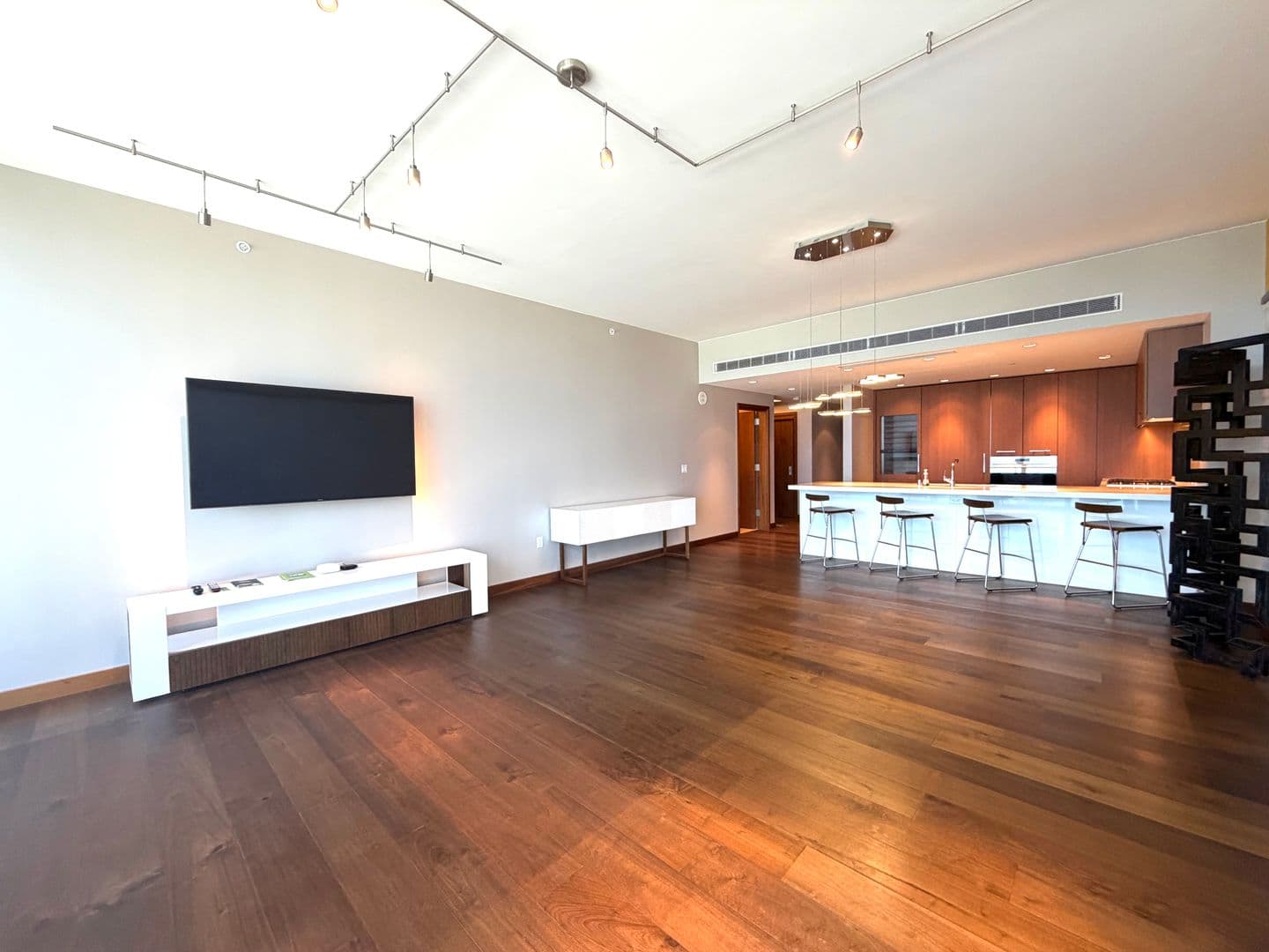 Honolulu Condo: 1555 Kapiolani Blvd. #1901
