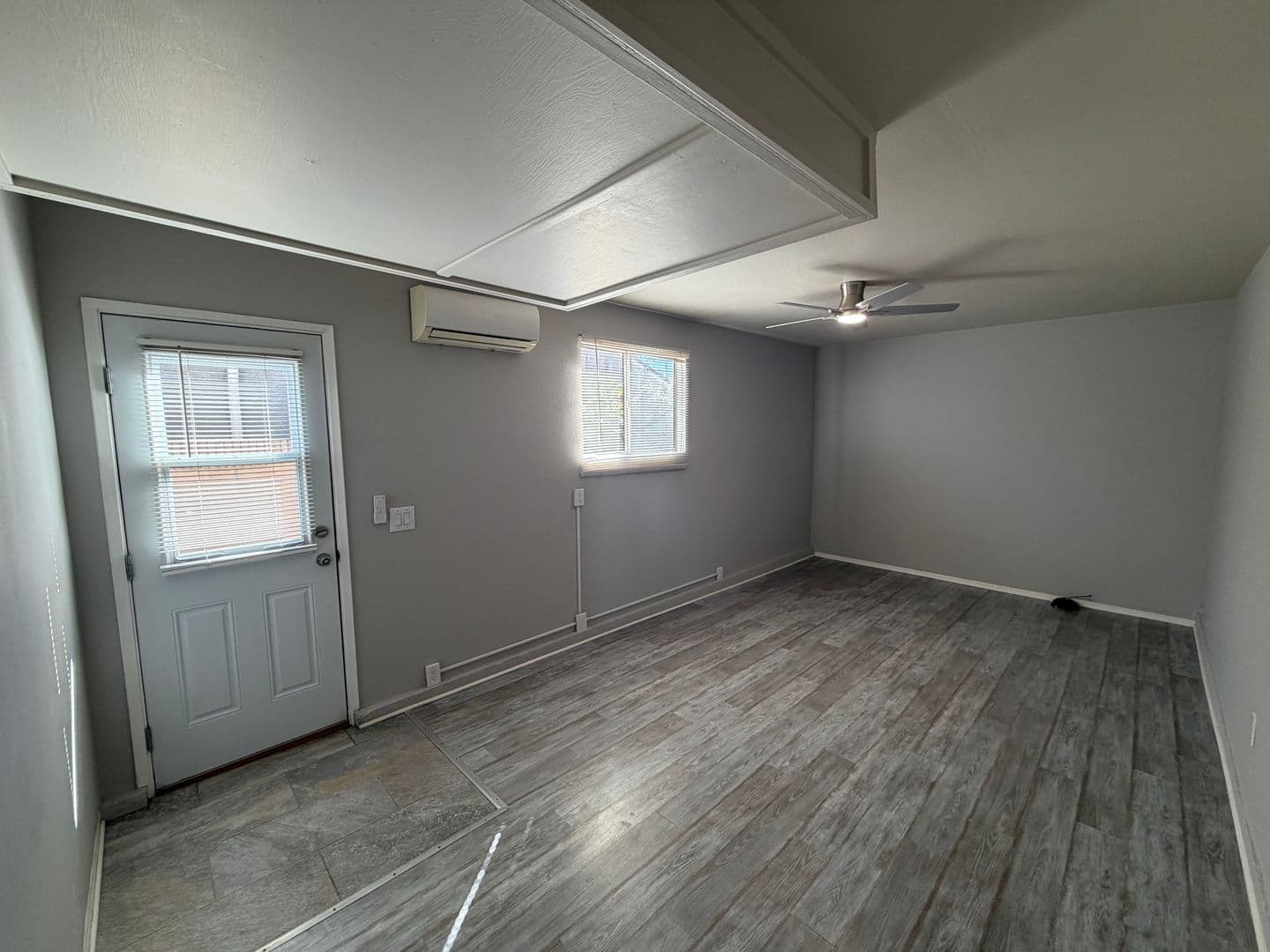 Long Beach Apartment: 661 Quincy Ave